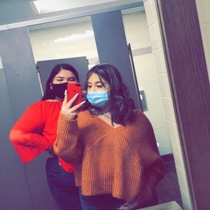 Meet your Posher, Gloria